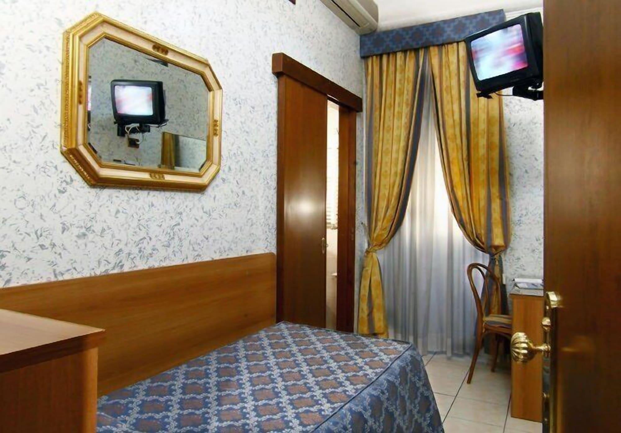 Hotel Assisi Рим Екстериор снимка
