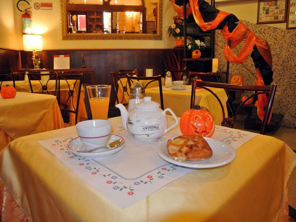 Hotel Assisi Рим Екстериор снимка