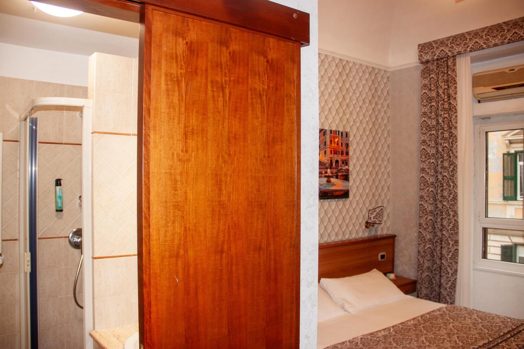 Hotel Assisi Рим Екстериор снимка