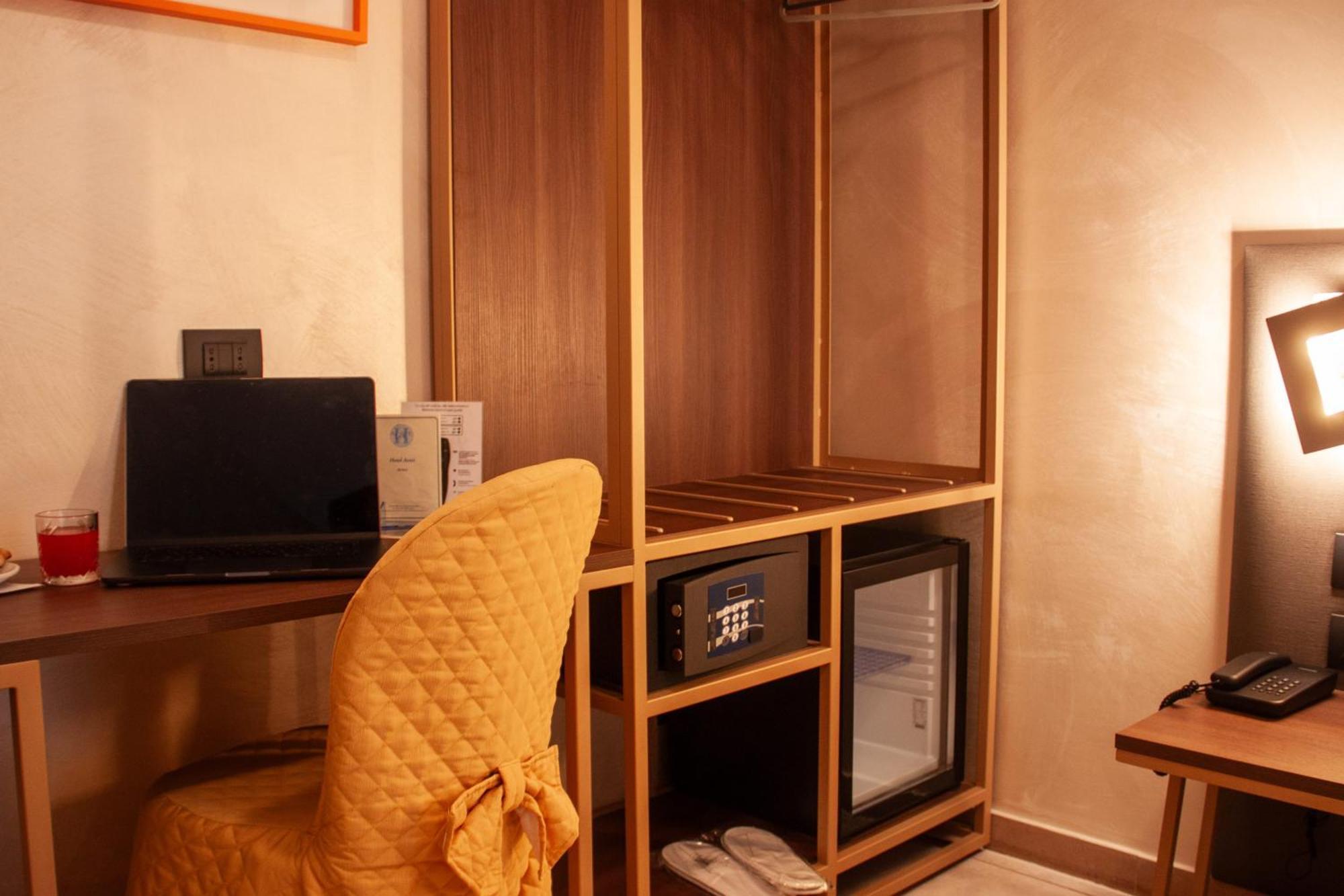 Hotel Assisi Рим Екстериор снимка