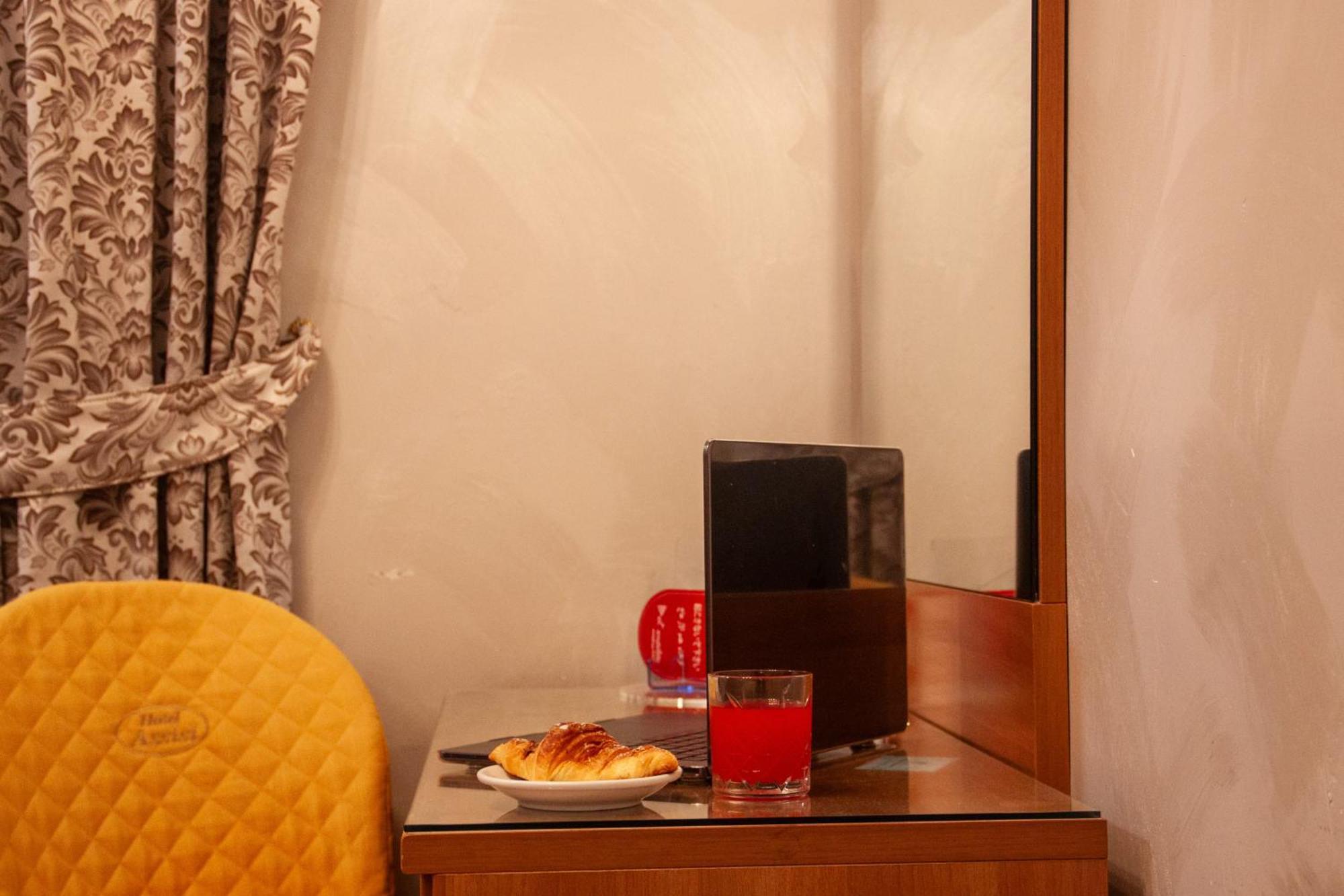 Hotel Assisi Рим Екстериор снимка
