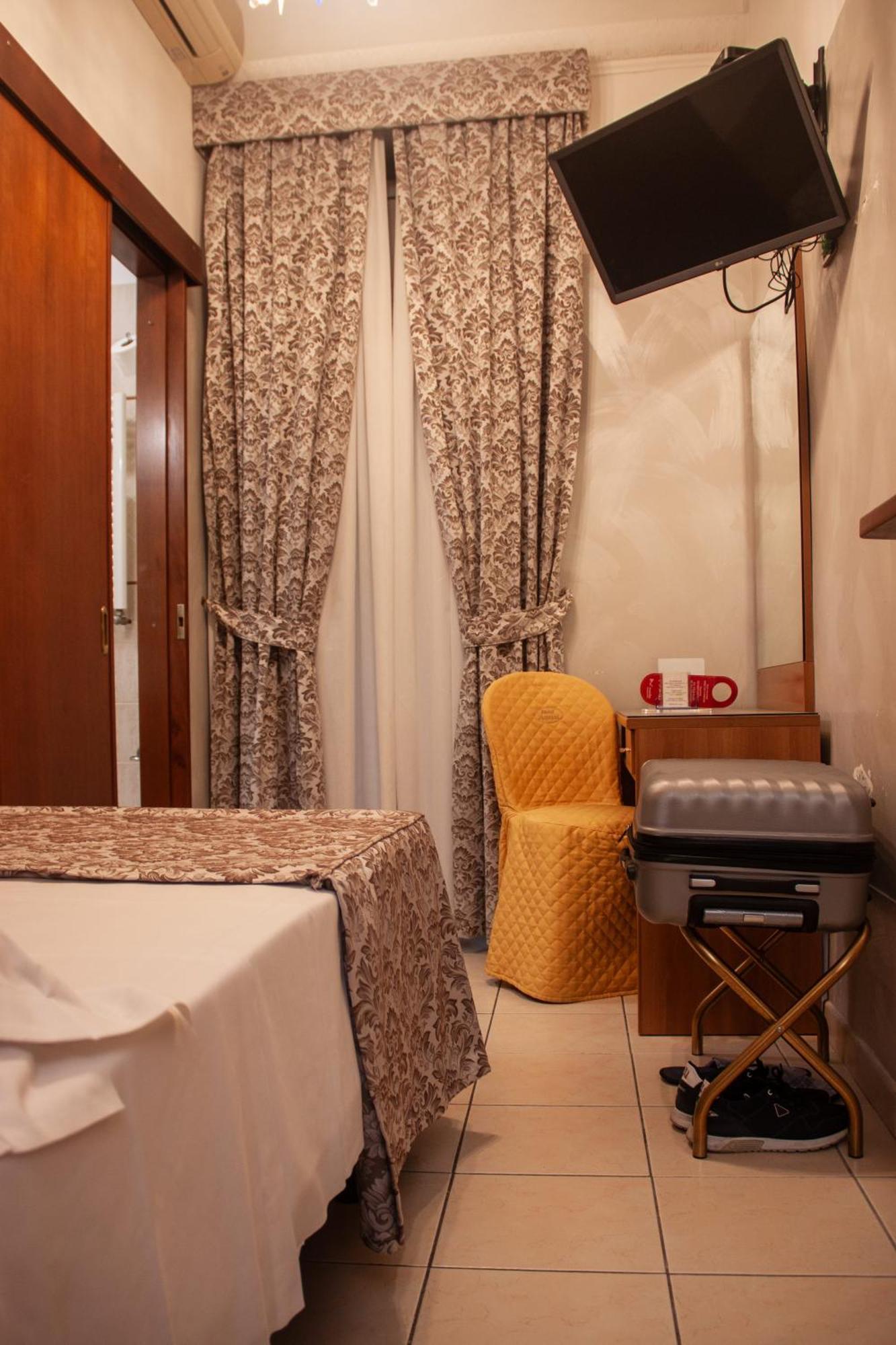 Hotel Assisi Рим Екстериор снимка